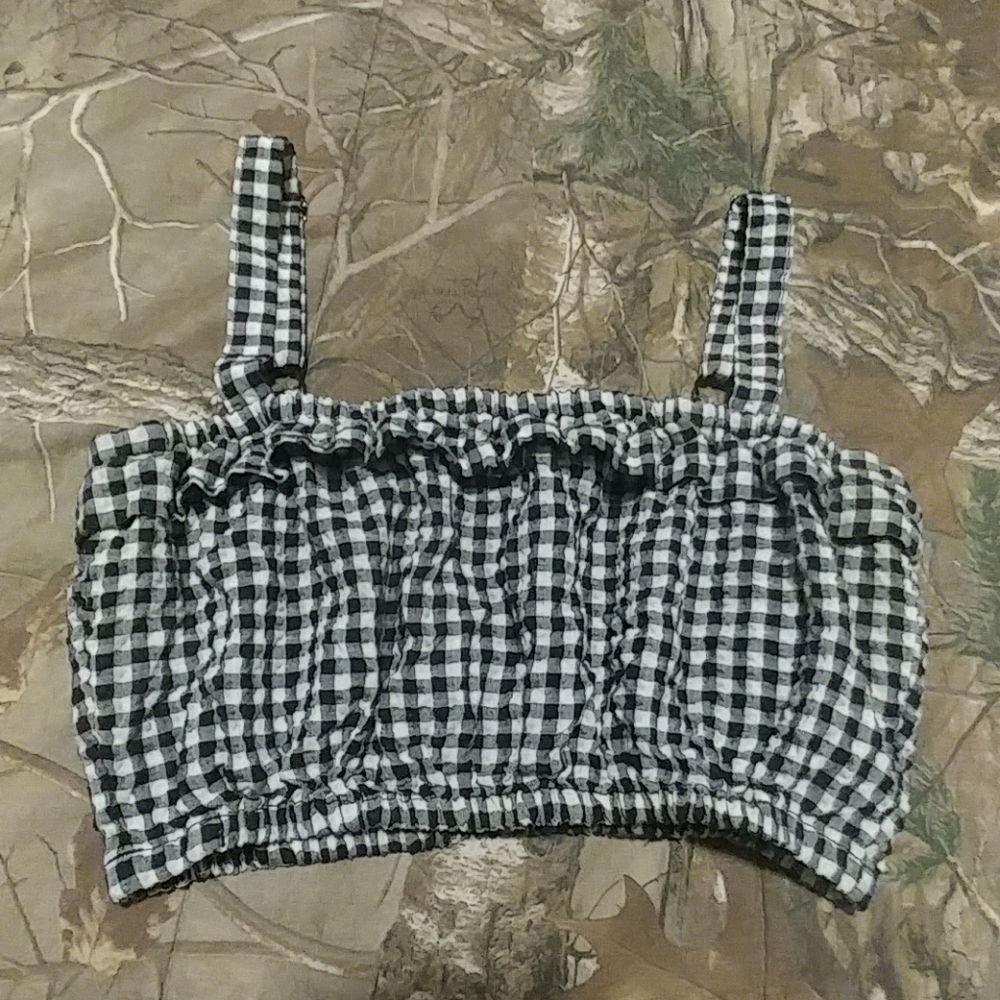 Cutest H&M crop top! Worn twice.